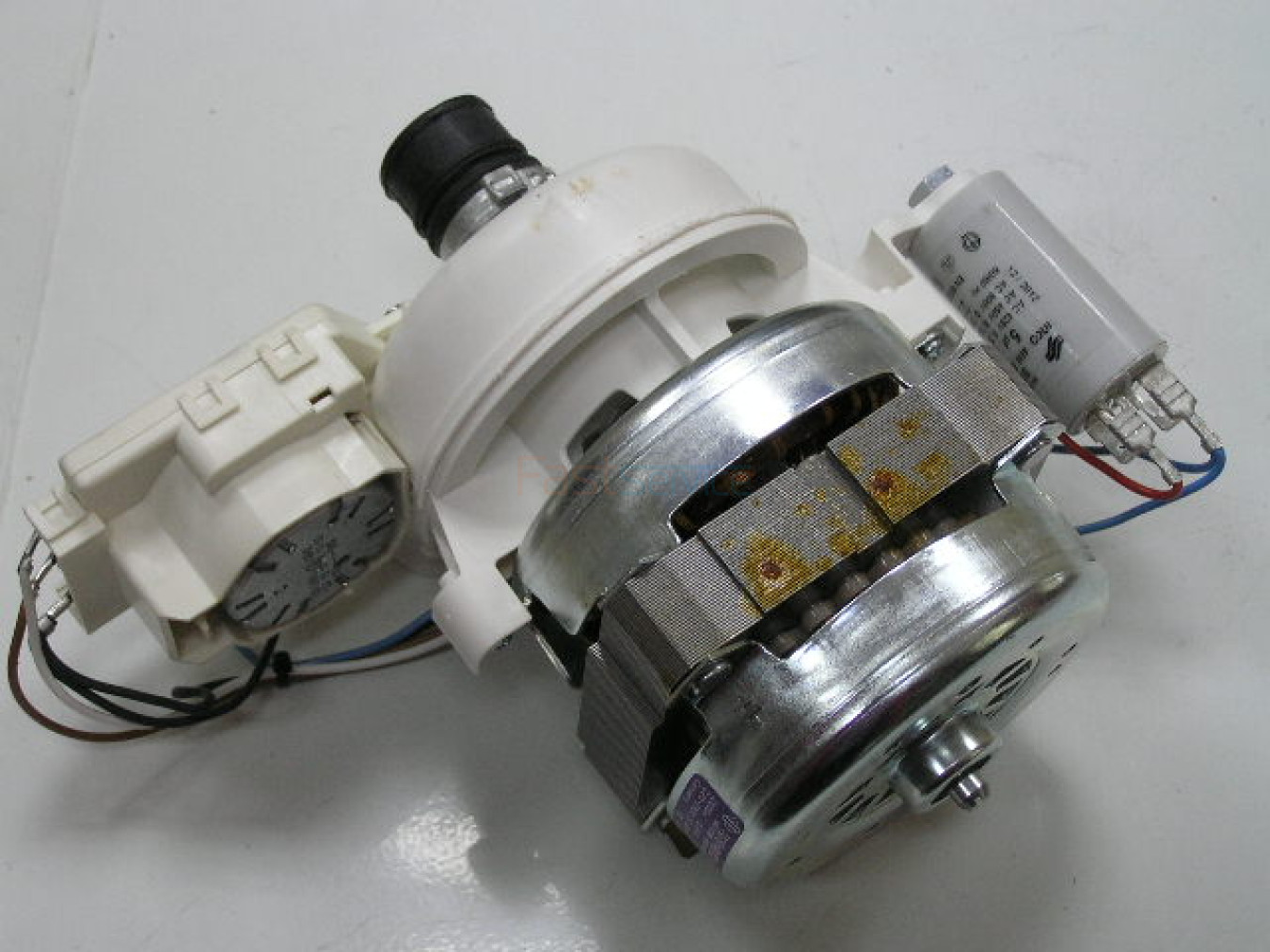 115896 Двигатель рециркуляции Ariston Indesit C00115896