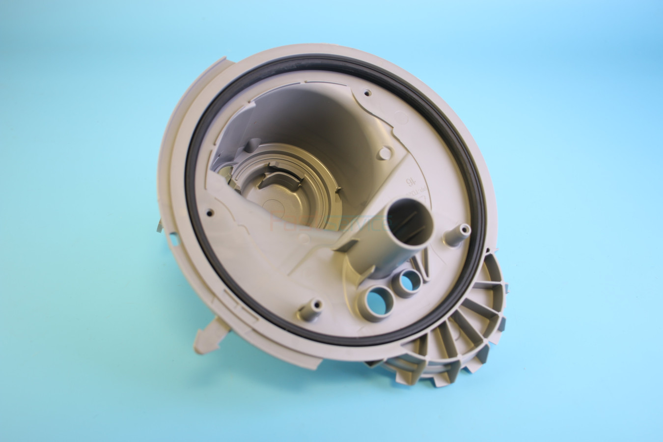 00668102 Нижняя часть отстойника воды (поддон) ПММ Bosch Siemens 1