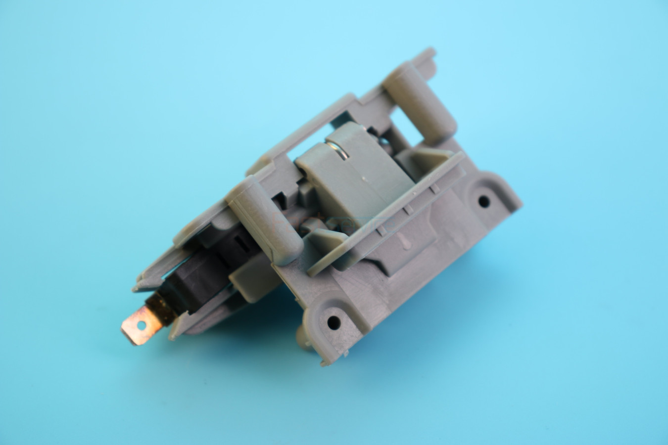 C00195887 Замок дверцы ПММ Ariston Indesit 1