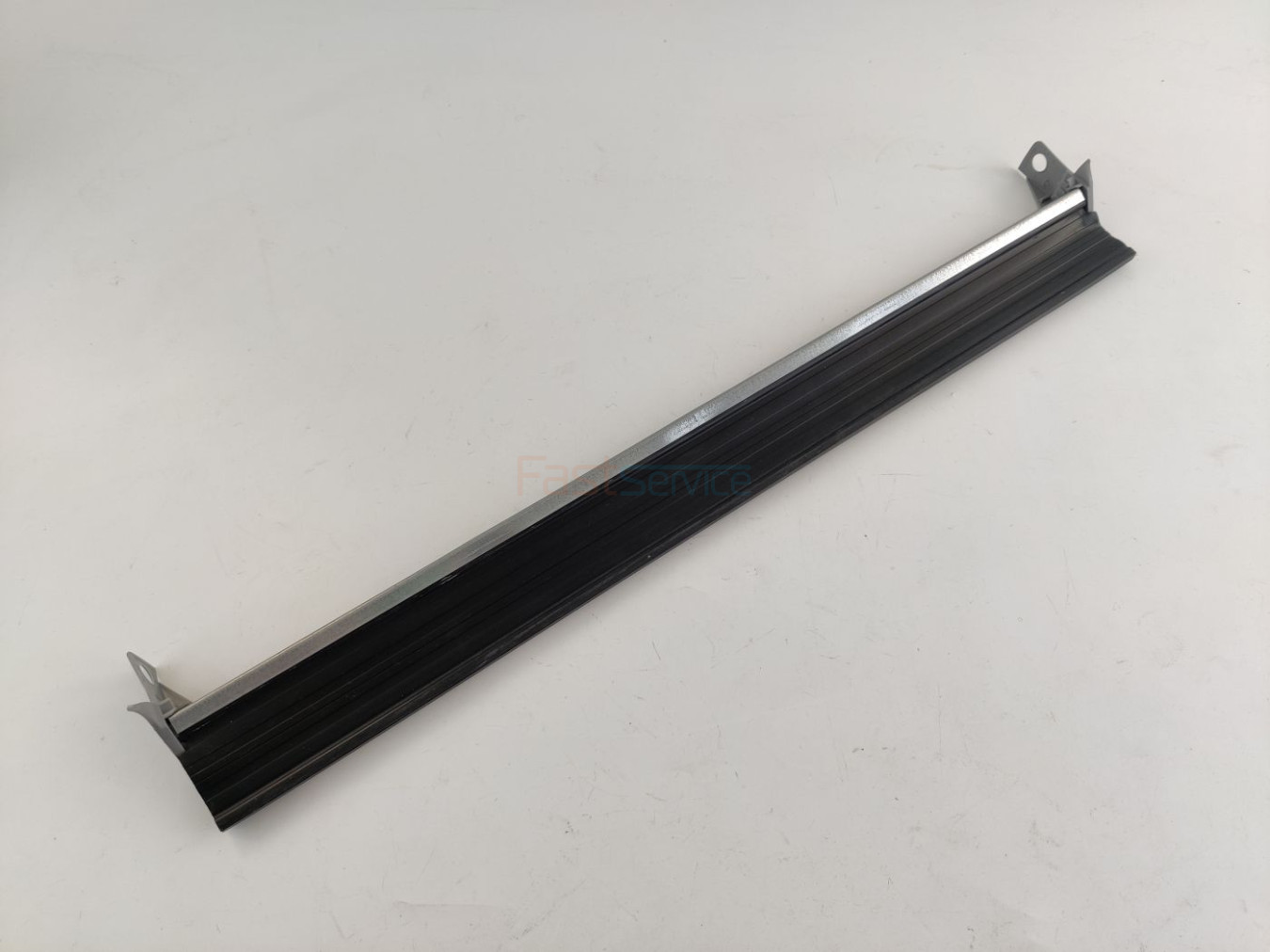 704396 Уплотнитель нижний ПММ Bosch Siemens