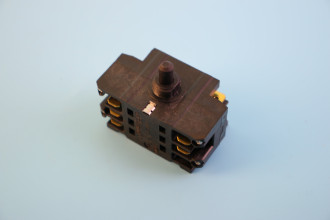 C00049824 Переключатель режимов конфорки Ariston 41.32723.010
