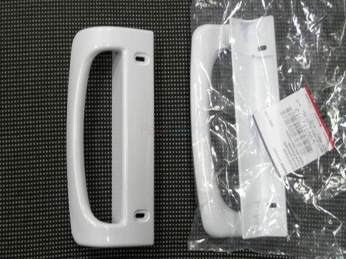 117613 Ручка холодильника Ariston Indesit C00117613