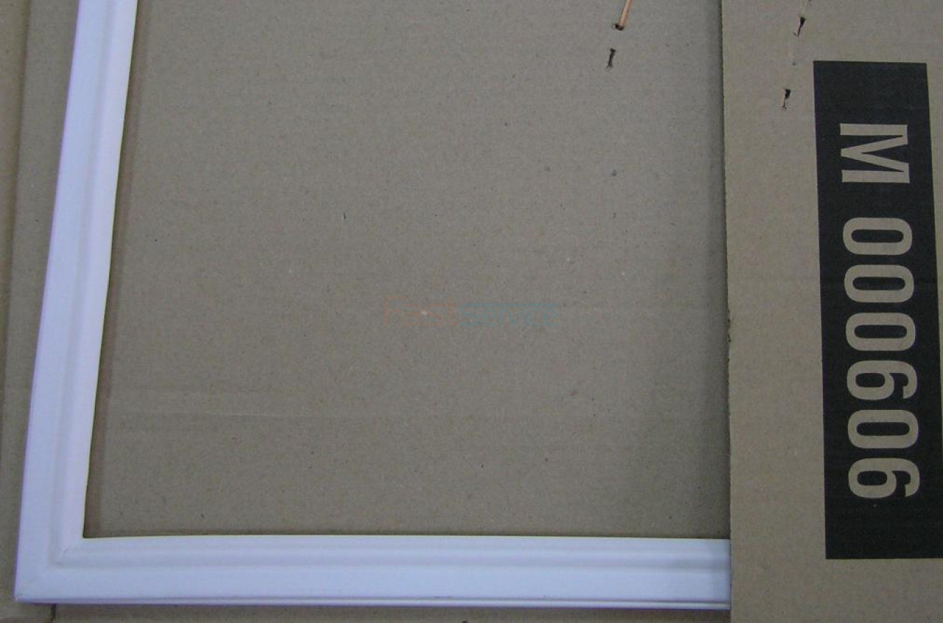 C00854009 Уплотнитель холодильника Stinol Ariston Indesit