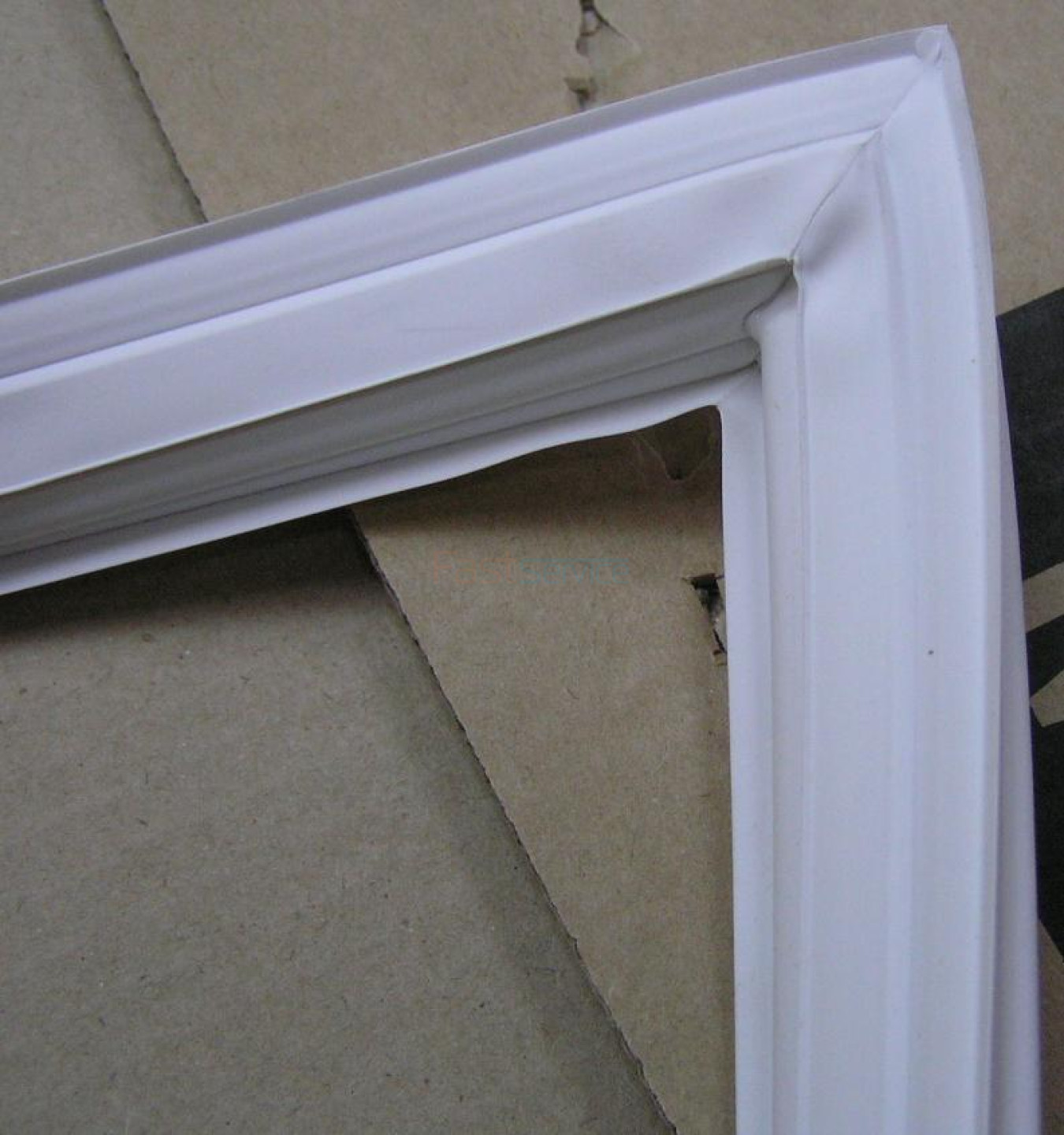 C00854009 Уплотнитель холодильника Stinol Ariston Indesit 1
