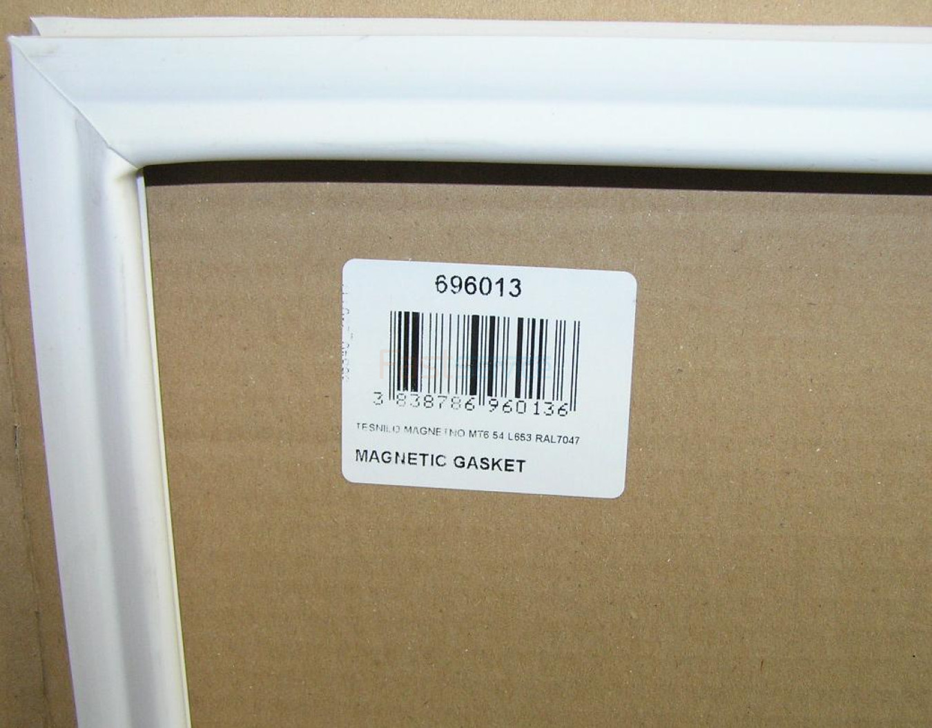 696013 Уплотнитель холодильника Gorenje