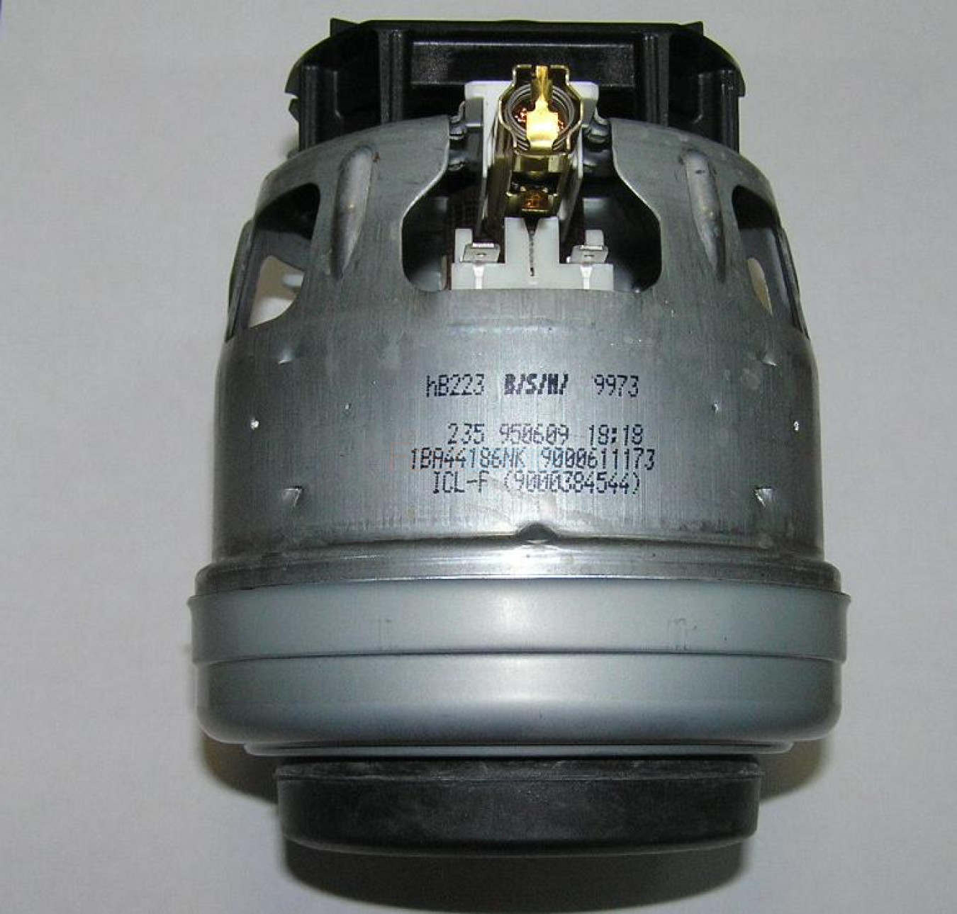 00650201 Двигатель пылесоса Bosch Siemens 1