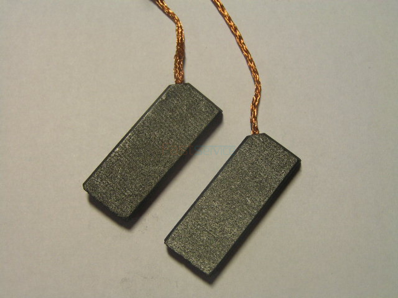 Щетки 5x12,5x33 двигателя угловые однослойные SKL
