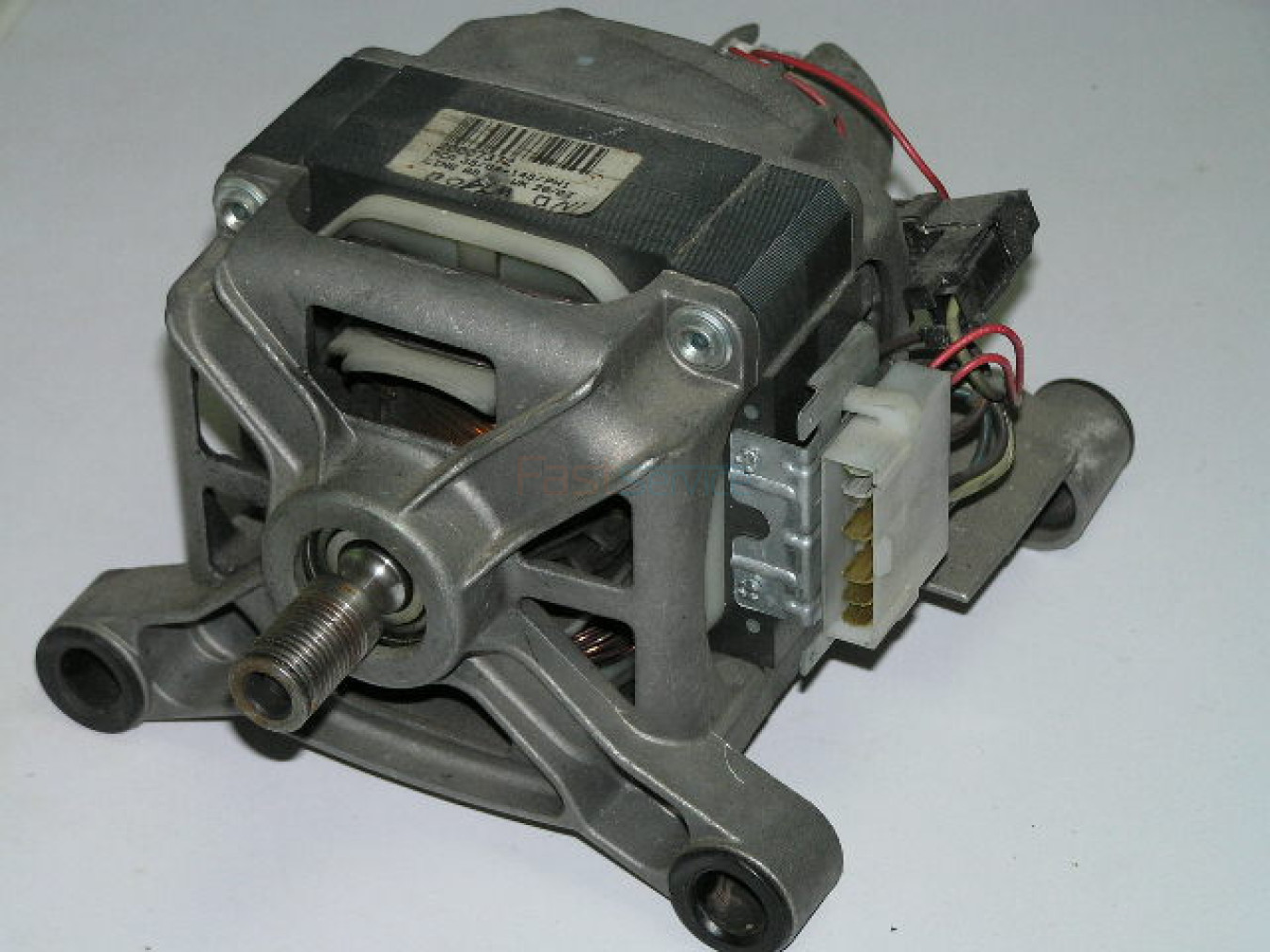 098677 Двигатель СМА Ariston Indesit  WT100  C00098677 бу