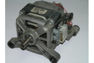 098677 Двигатель СМА Ariston Indesit  WT100  C00098677 бу