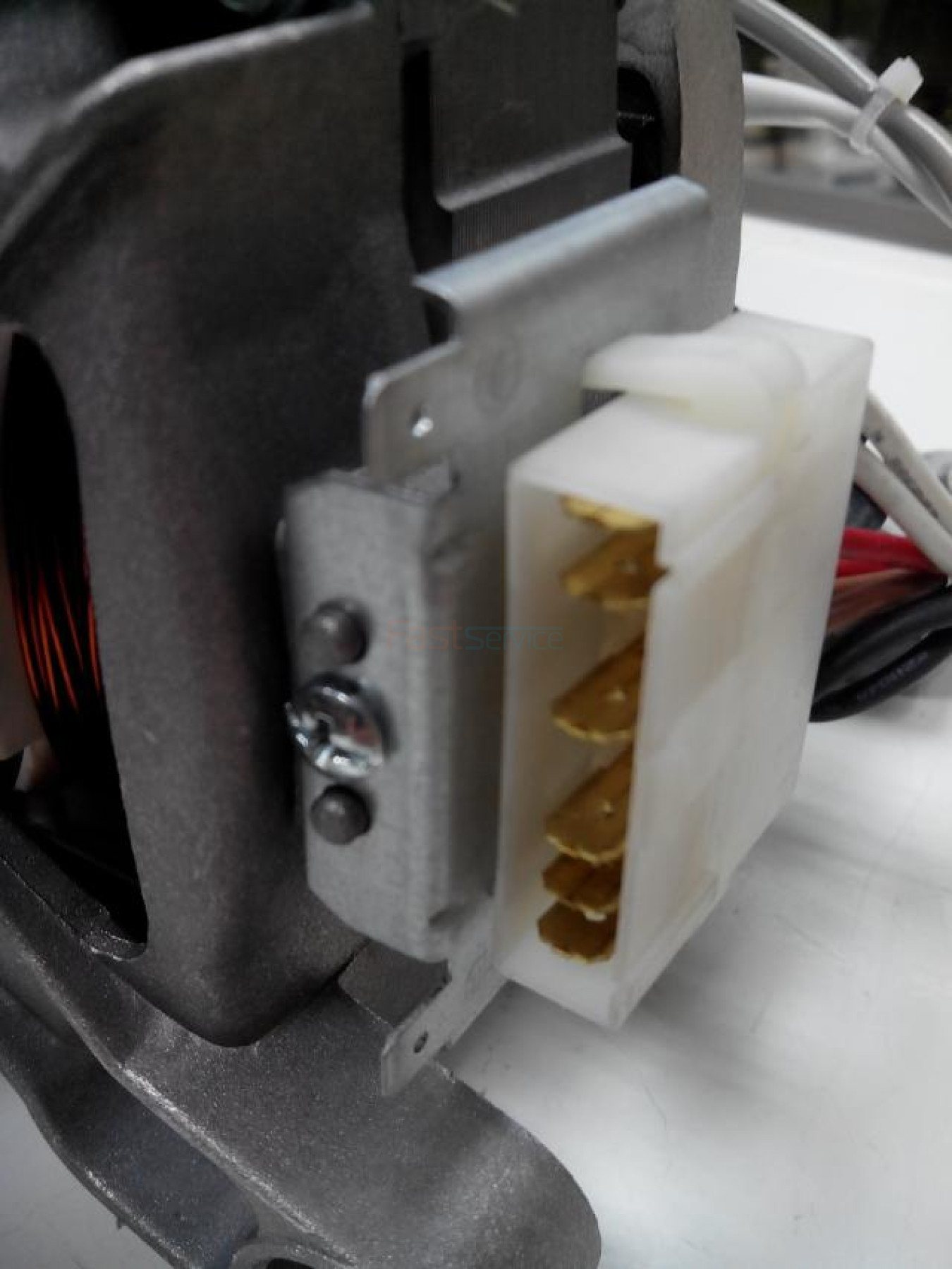 C00056962 Двигатель Ariston 2