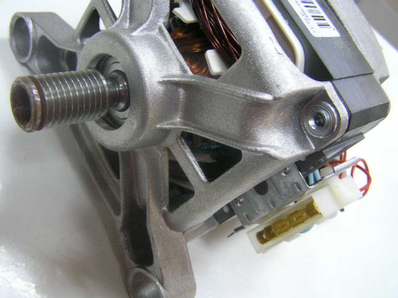 C00046524 Двигатель Ariston 2