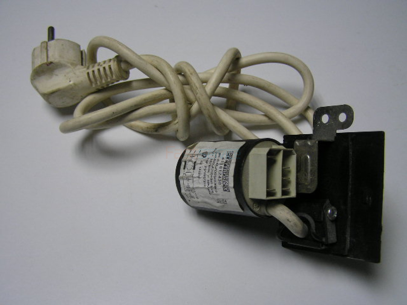 091633 Сетевой фильтр Indesit Ariston со шнуром питания C00091633 б/у