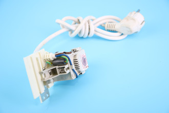 C00259297 Сетевой фильтр Indesit Ariston б/у