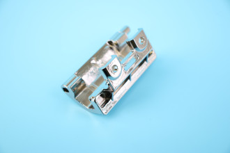 DC61-04133A Петля люка СМА Samsung