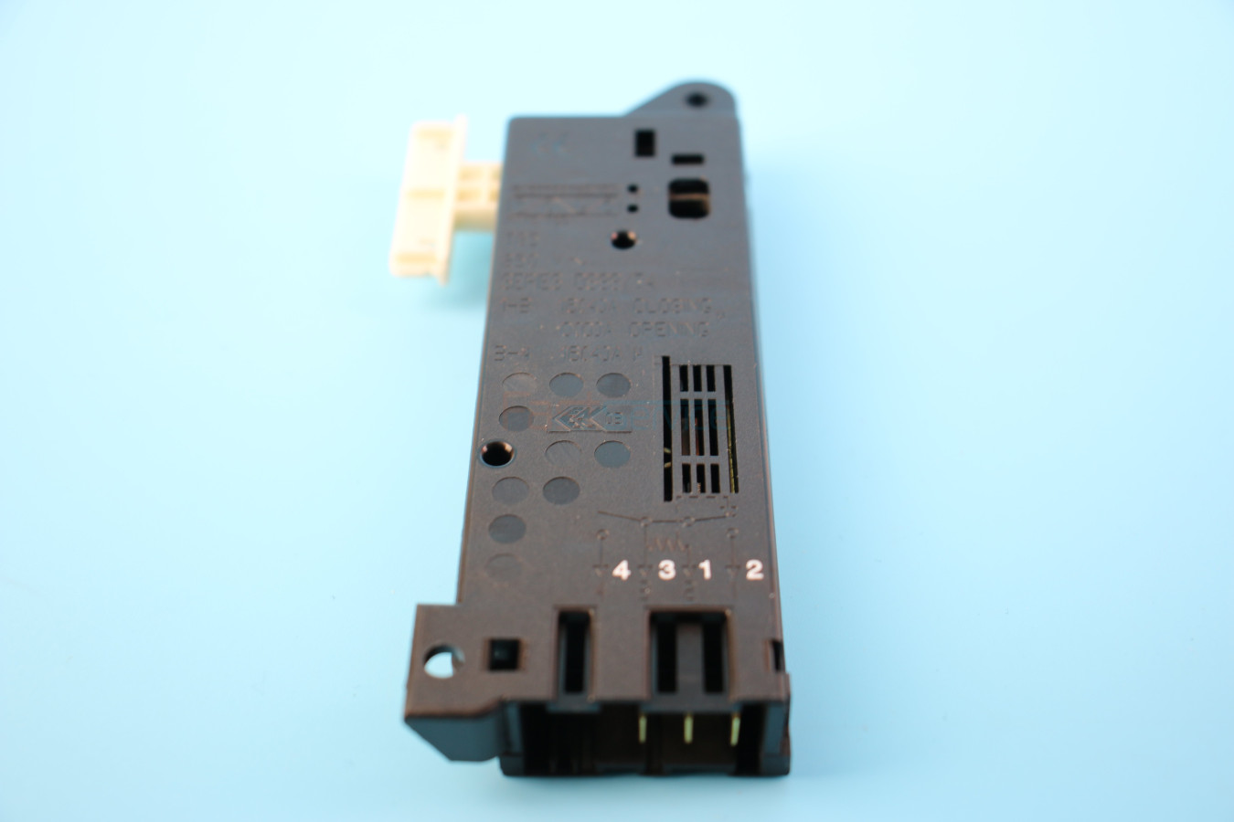 C00051478 Замок люка Ariston Indesit ROLD T85 с вертикальной загрузкой 1