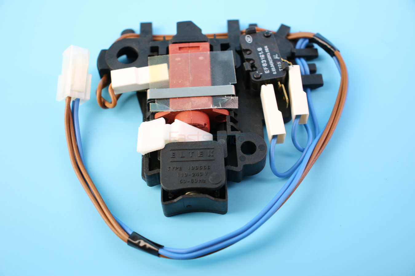 C00118932 Блокиратор барабана Ariston Indesit