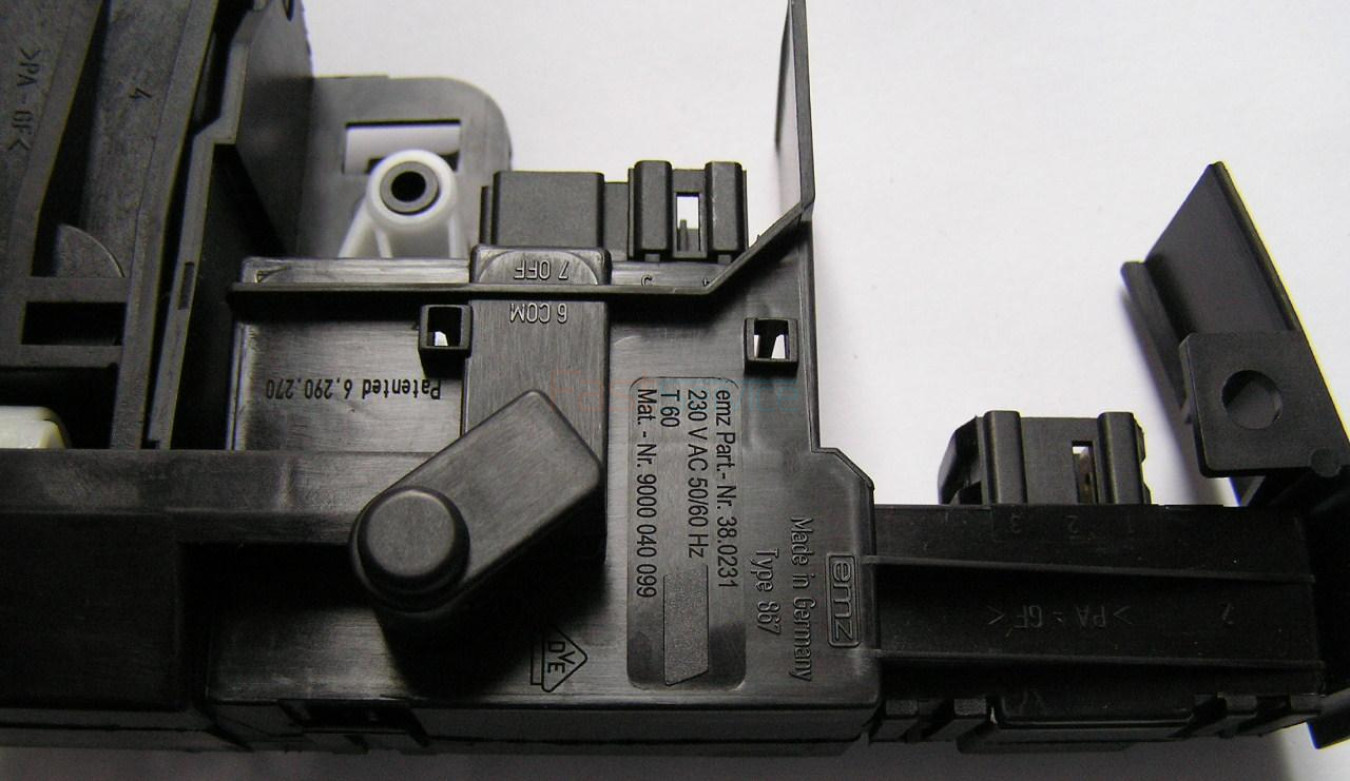 496821 Замок люка Bosch Siemens 3