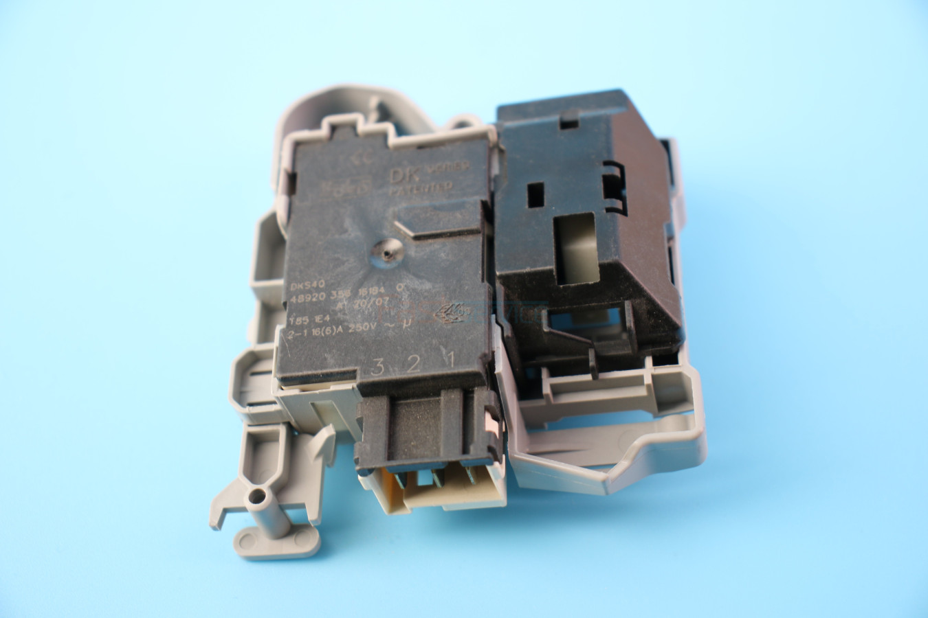 Замок люка ROLD DK040556 Haier 1
