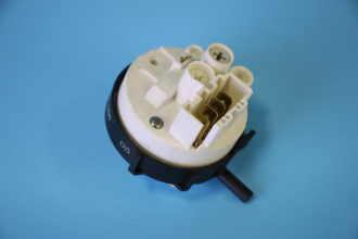 C00145174 Прессостат СМА Ariston Indesit б/у