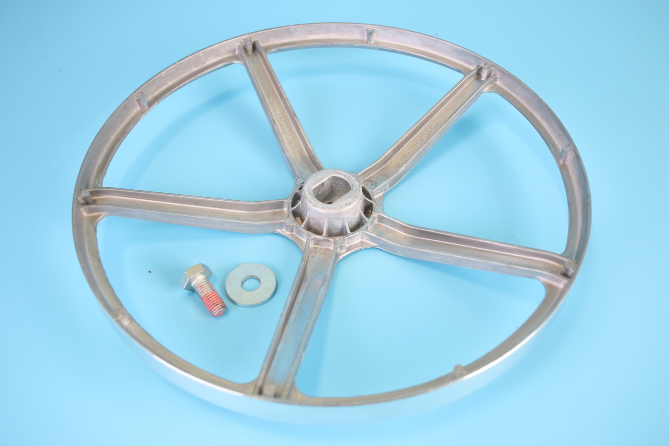 LSWM006300162 Шкив в сборе с болтом Zanussi Electrolux