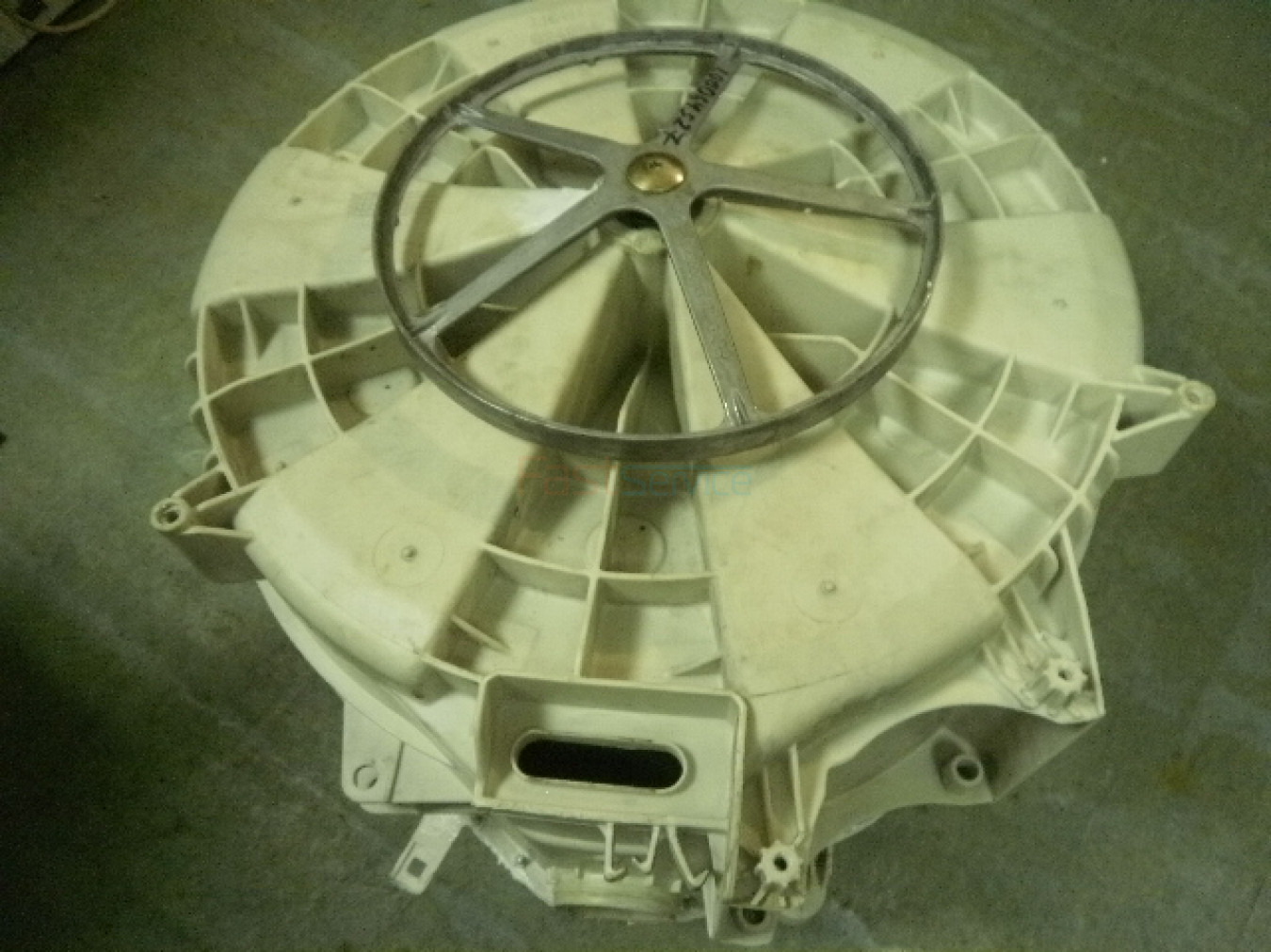 Бак пластик в сборе INDESIT ARISTON C00113810 б\у 2