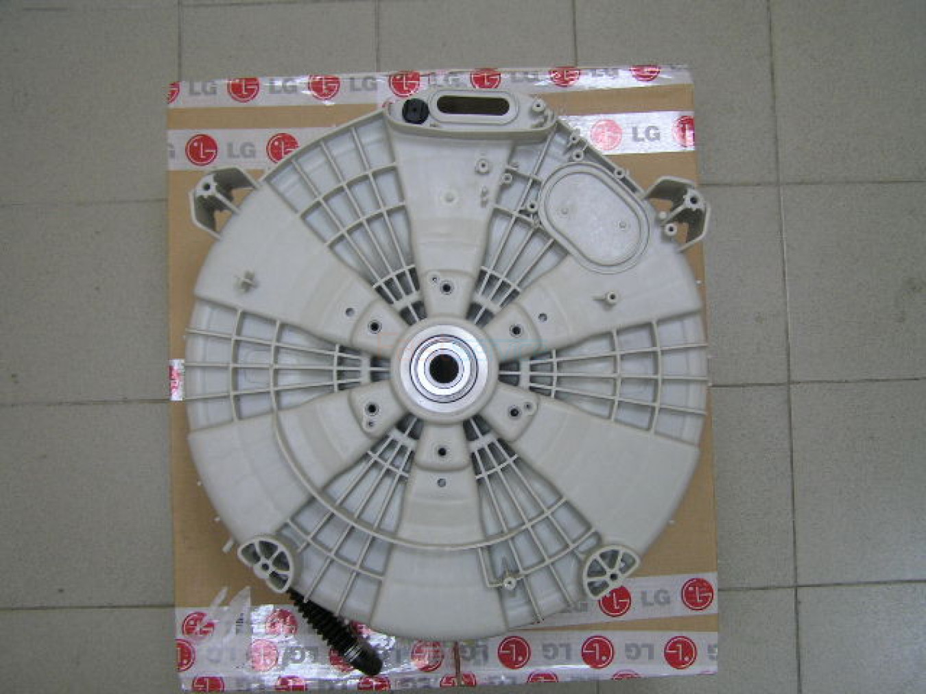 3044ER0017B Полубак задний LG 3045ER0030E A D