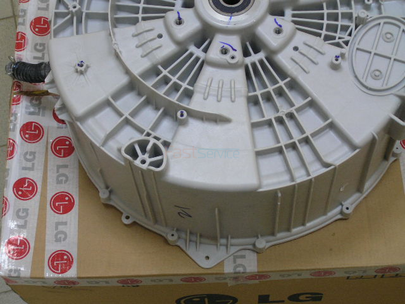 Полубак задний LG 3045ER0026D 2