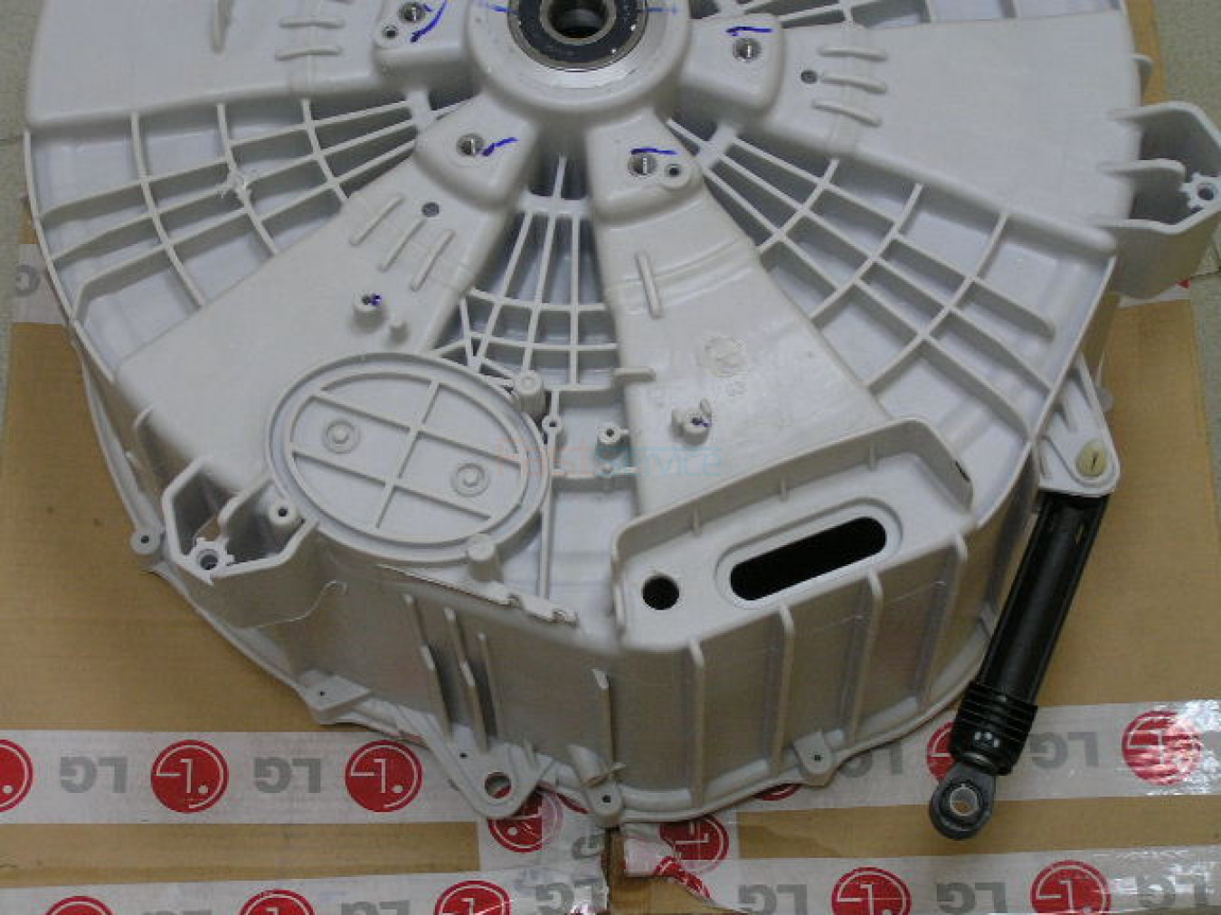 Полубак задний LG 3045ER0026D 3