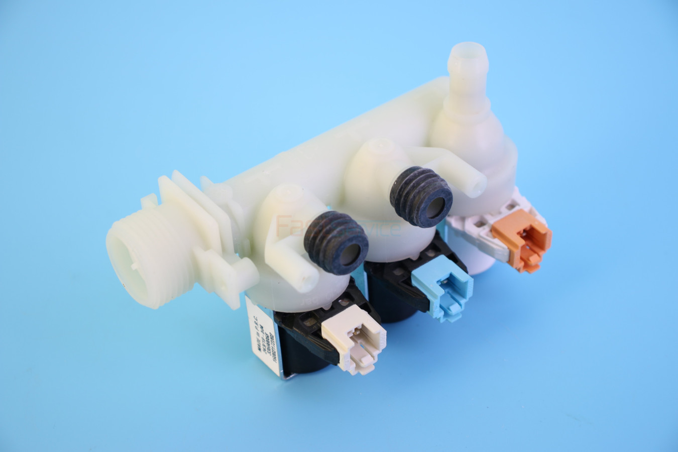 C00110331 Клапан тройной под фишку Ariston Indesit с сушкой